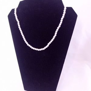 Single Strand Fine Pearl Fashion Necklace