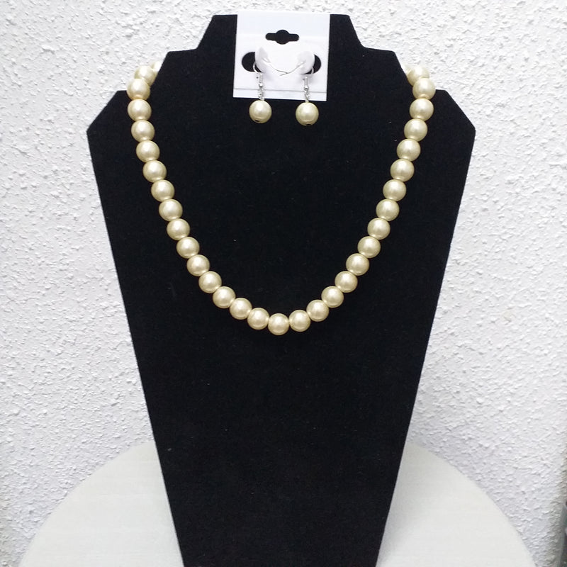 Chunky Fashion Pearl Necklace - Cream